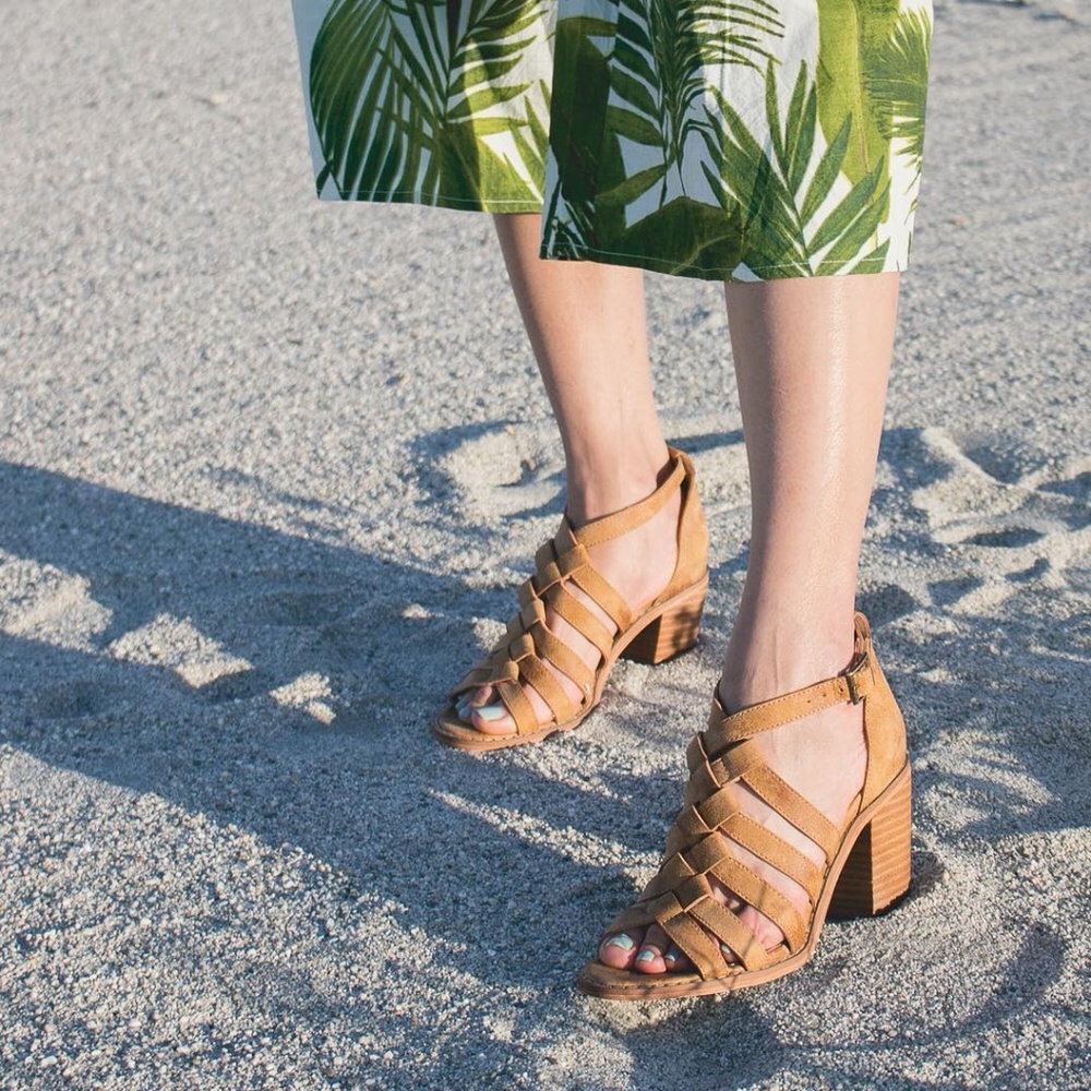 Mi.iM | 'Noelle' Strappy Heels. - Picture 5 of 6